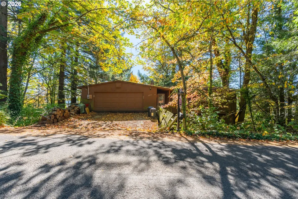 3 Bed 2 Bath Established Mid-Century Residence in Portland, OR