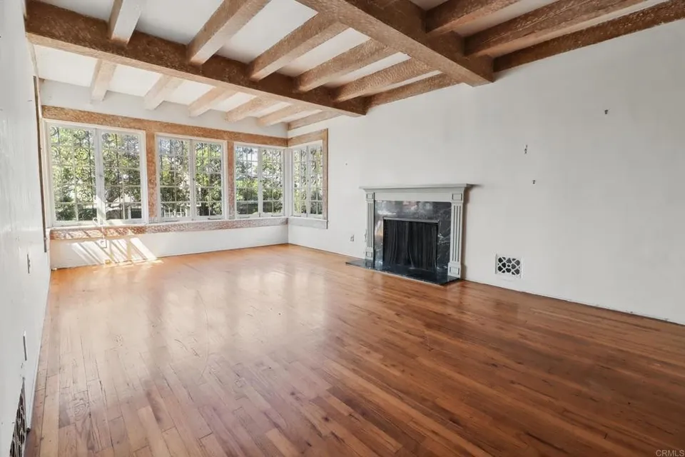 Interior view 3