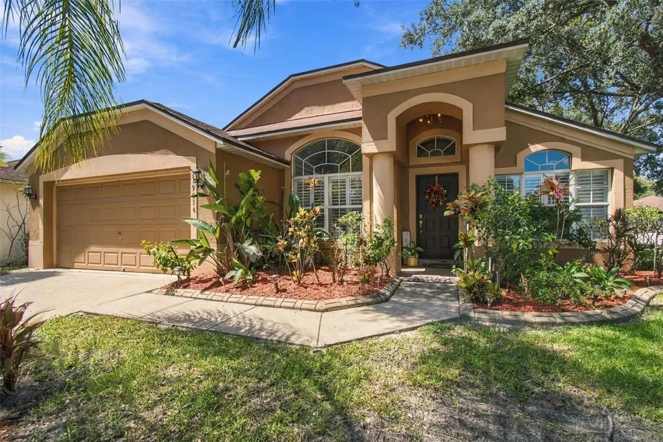 3 Bed 2 Bath Modern Farmhouse in Tampa, FL