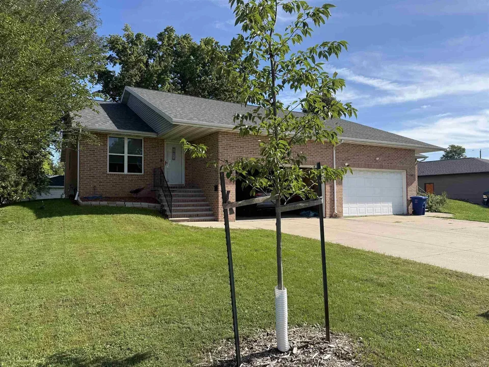 3 Bed 2 Bath Multi-Unit Residential Property in Green Bay, WI - 1