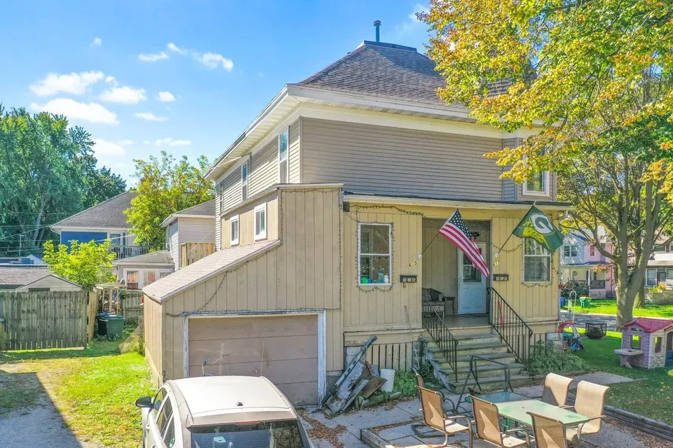 3 Bed 2 Bath Multi-Unit Residential Property in Green Bay, WI - 2