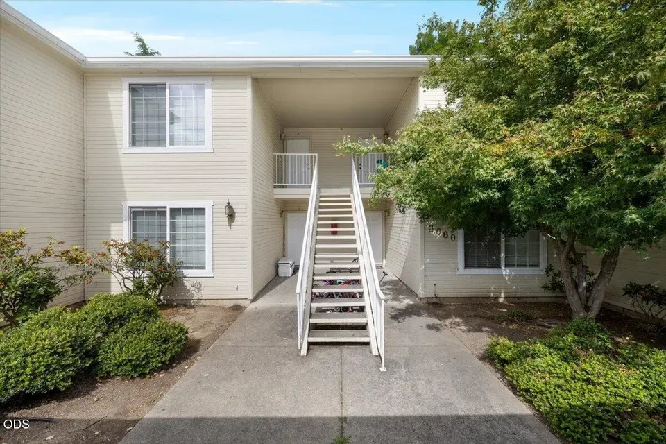 3 Bed 2 Bath Multi-Unit Residential Property in Medford, OR - 3