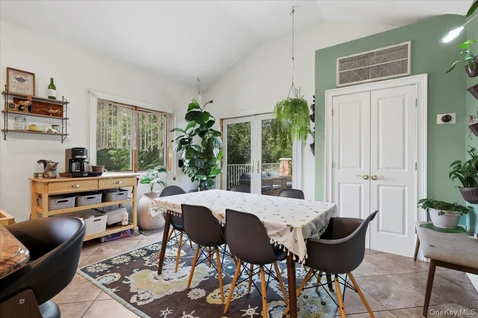 3 Bed 2 Bath Multi-Unit Residential Property in New York, NY - 5