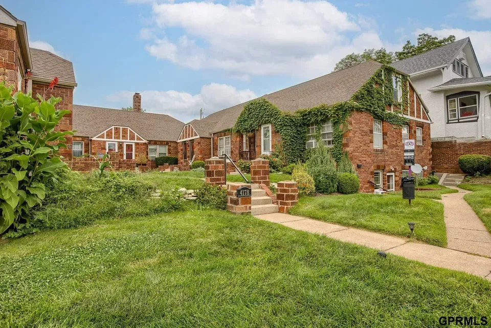 3 Bed 2 Bath Multi-Unit Residential Property in Omaha, NE - 2