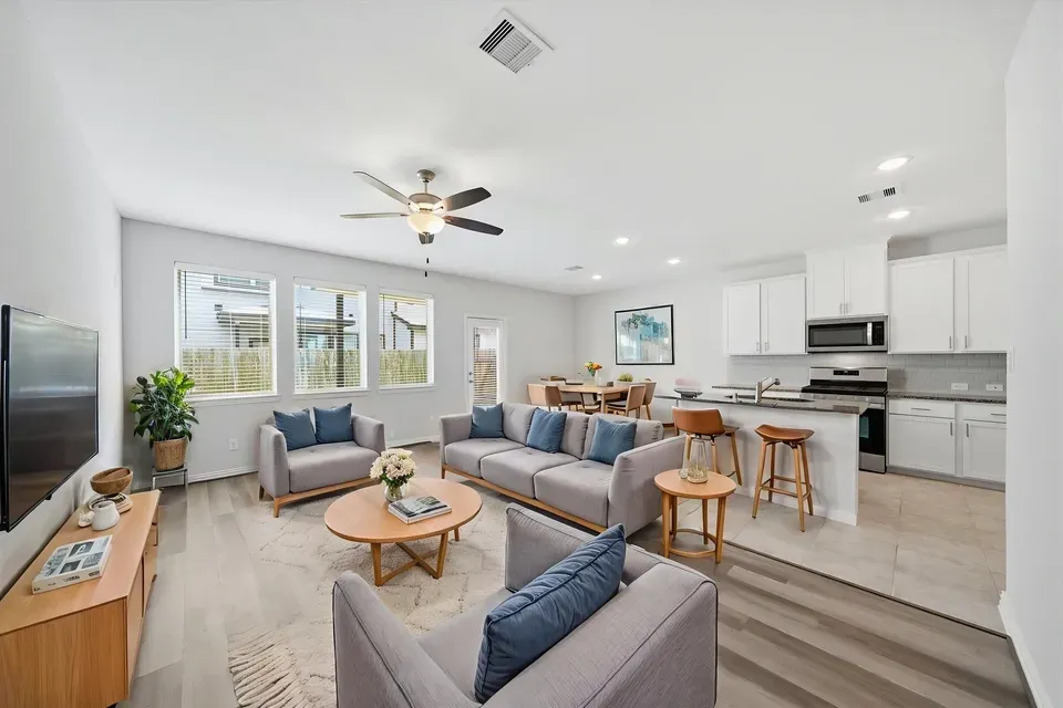 3 Bed 2 Bath Multi-Unit Residential Property in Pearland, TX - 5