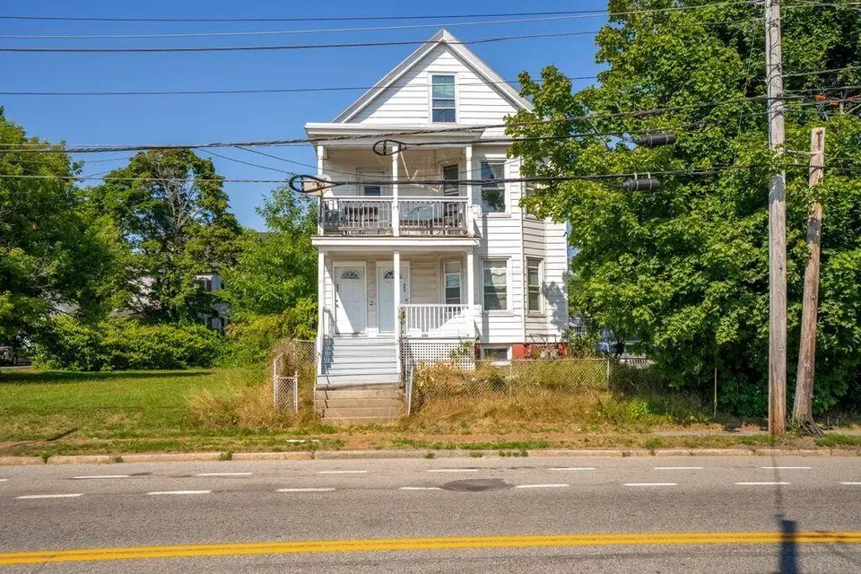 3 Bed 2 Bath Multi-Unit Residential Property in Portland, ME - 2