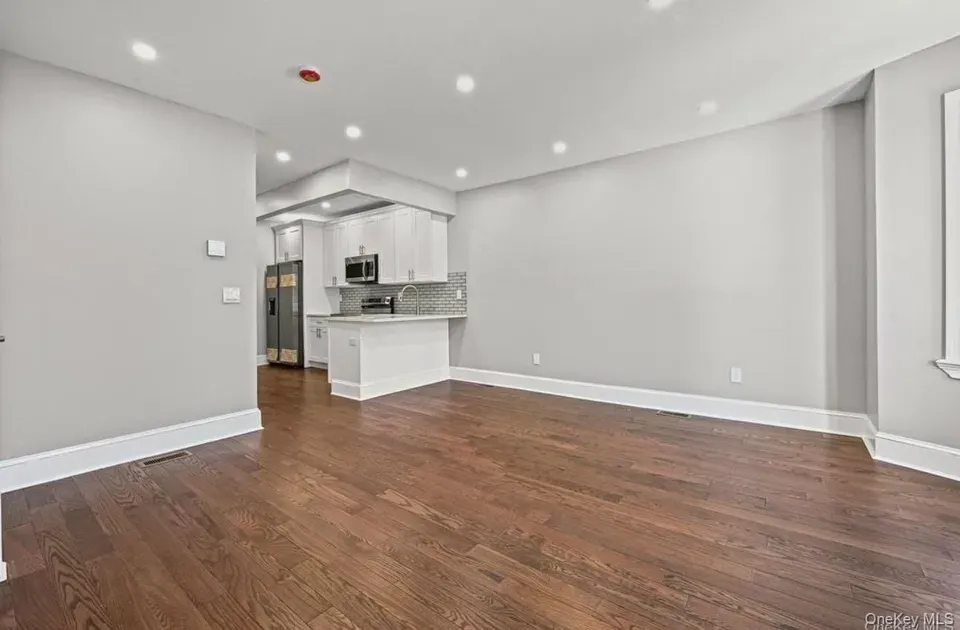 3 Bed 2 Bath Multi-Unit Residential Property in Queens, NY - 3