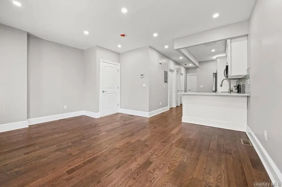 3 Bed 2 Bath Multi-Unit Residential Property in Queens, NY - 4