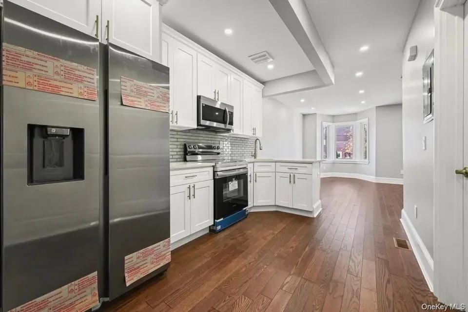 3 Bed 2 Bath Multi-Unit Residential Property in Queens, NY - 5