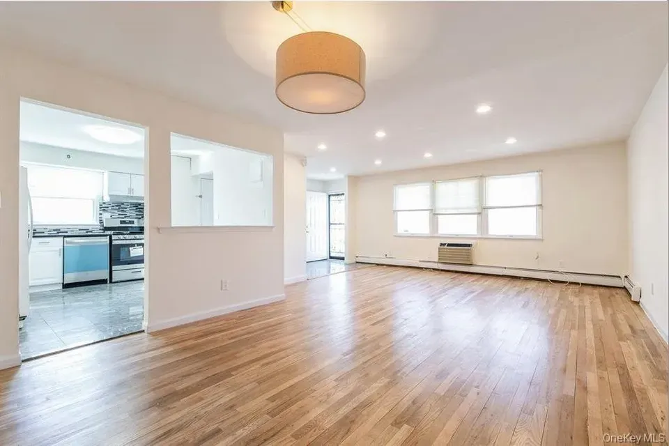 3 Bed 2 Bath Multi-Unit Residential Property in Queens, NY - 4