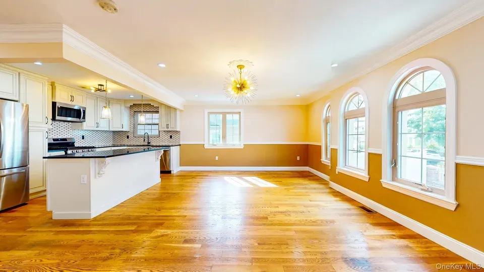 3 Bed 2 Bath Multi-Unit Residential Property in Queens, NY - 2