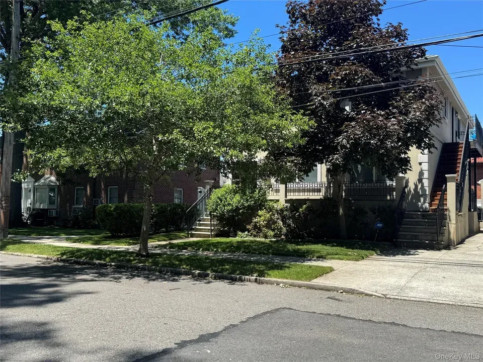 3 Bed 2 Bath Multi-Unit Residential Property in Queens, NY - 2