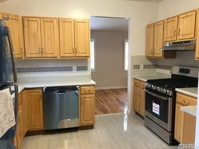 3 Bed 2 Bath Multi-Unit Residential Property in Queens, NY - 3