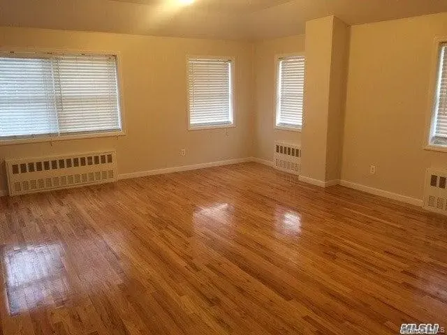 3 Bed 2 Bath Multi-Unit Residential Property in Queens, NY - 5