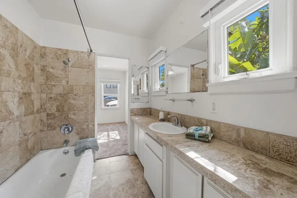 3 Bed 2 Bath Multi-Unit Residential Property in San Diego, CA - 5