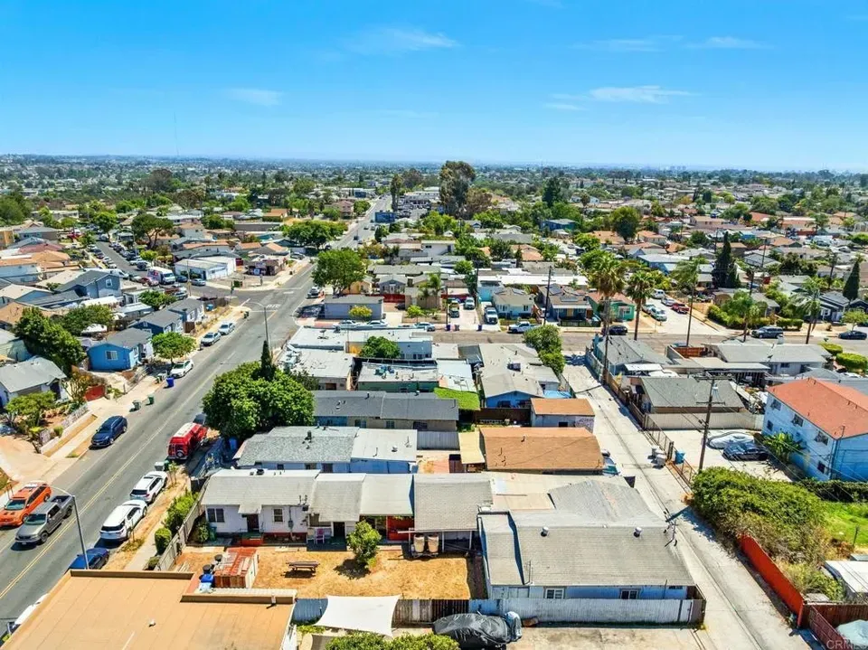 3 Bed 2 Bath Multi-Unit Residential Property in San Diego, CA - 5
