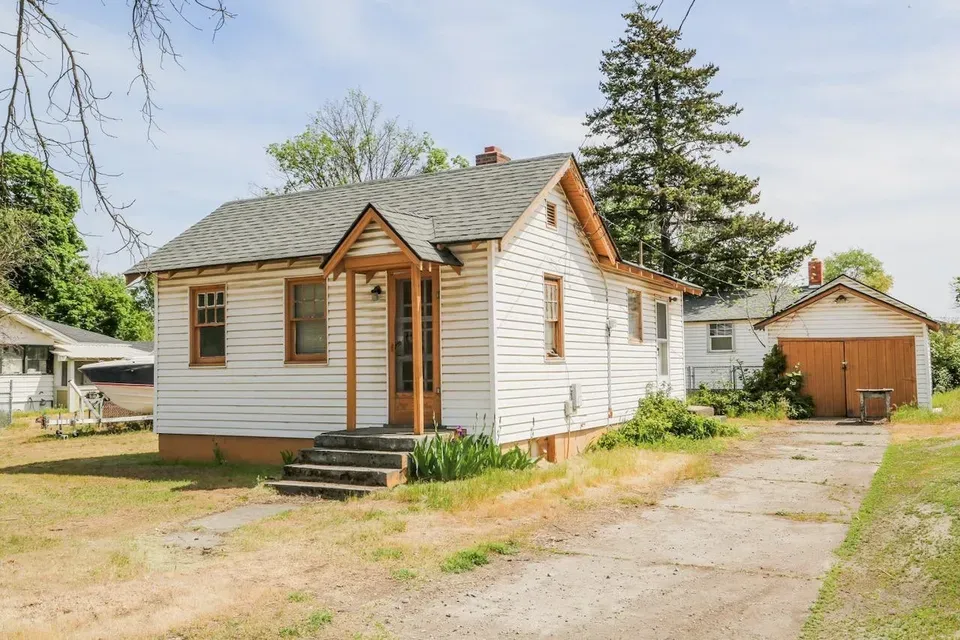 3 Bed 2 Bath Multi-Unit Residential Property in Spokane, WA