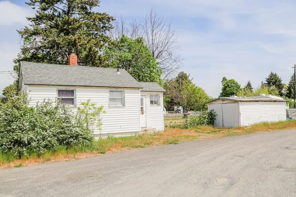 3 Bed 2 Bath Multi-Unit Residential Property in Spokane, WA - 2