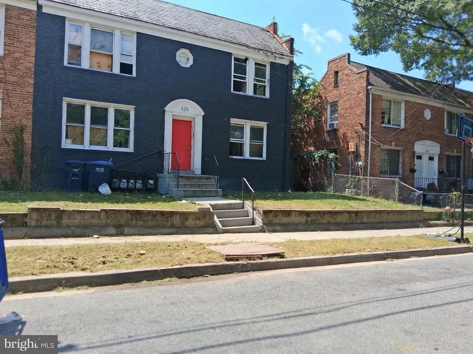 3 Bed 2 Bath Multi-Unit Residential Property in Washington, DC - 1