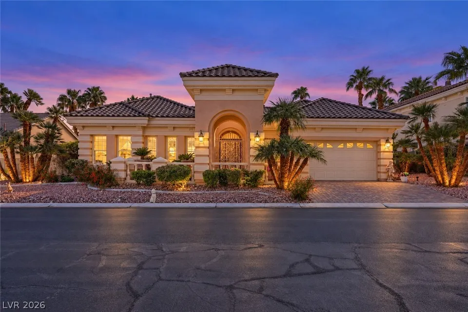 3 Bed 2 Bath Traditional Craftsman in Las Vegas, NV