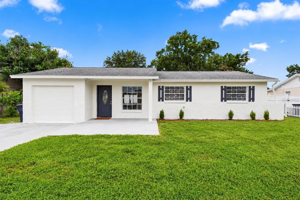3 Bed 2 Bath Traditional Craftsman in Tampa, FL