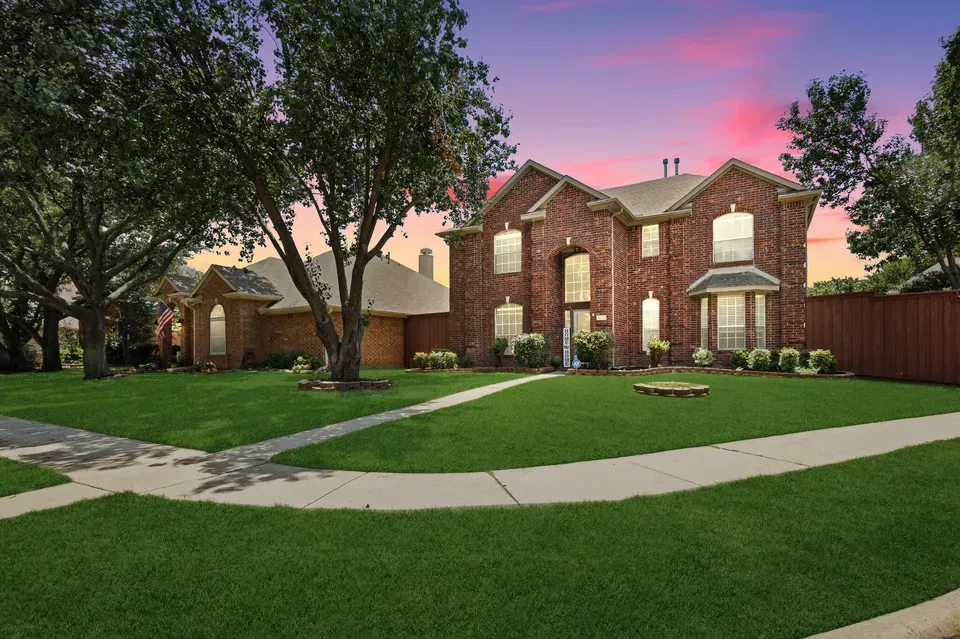 3 Bed 2 Bath Traditional Suburban Family Home in Allen, TX - 1