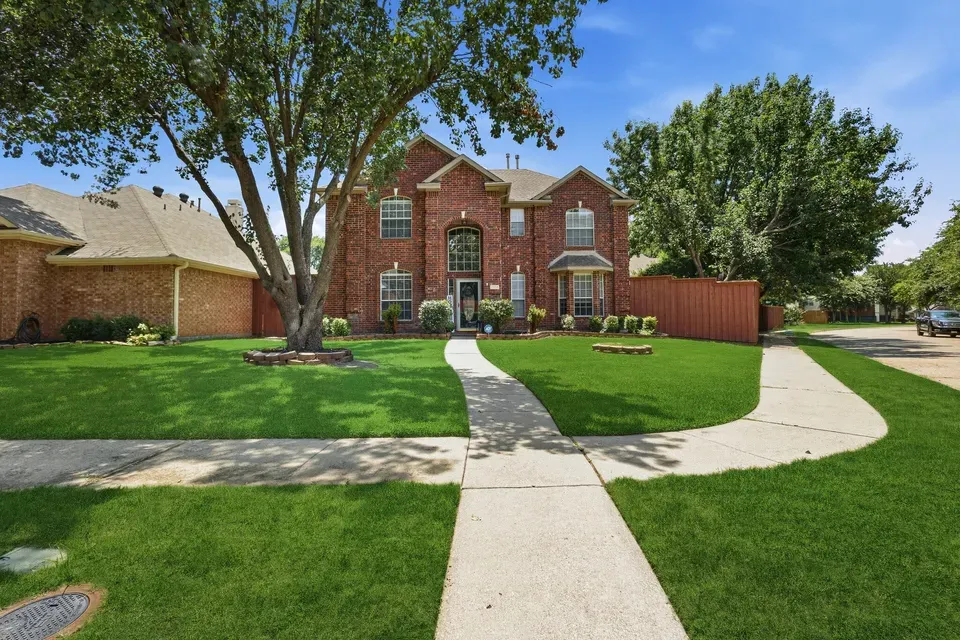3 Bed 2 Bath Traditional Suburban Family Home in Allen, TX - 3