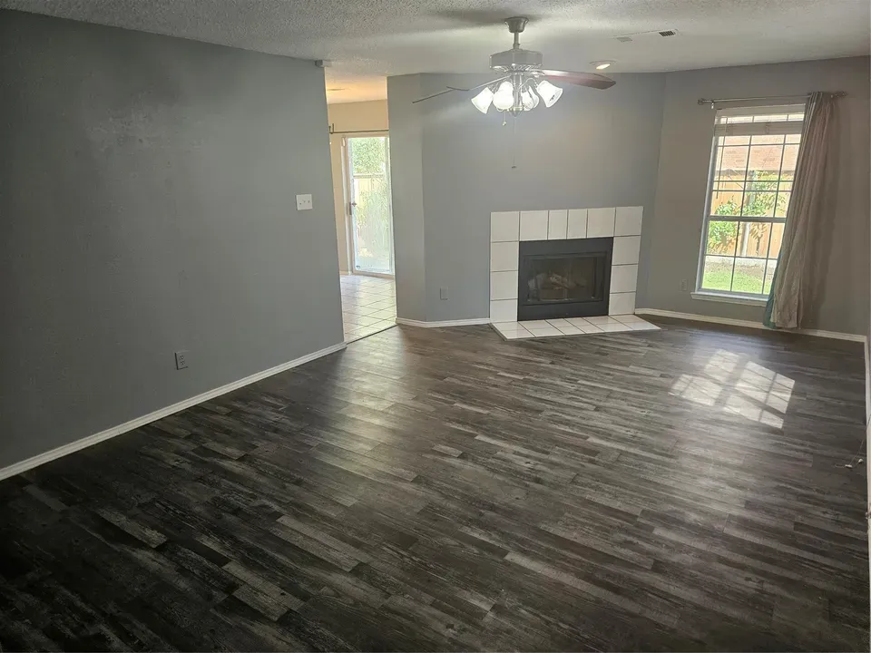 3 Bed 2 Bath Traditional Suburban Family Home in Allen, TX - 4