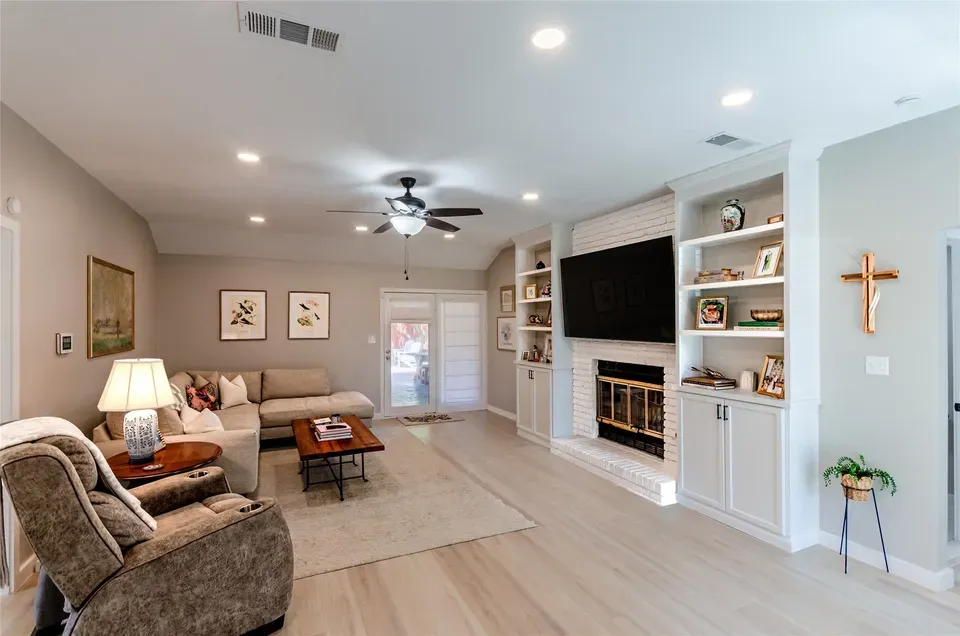 3 Bed 2 Bath Traditional Suburban Family Home in Allen, TX - 4