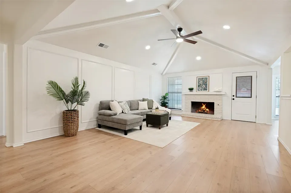 3 Bed 2 Bath Traditional Suburban Family Home in Allen, TX - 2