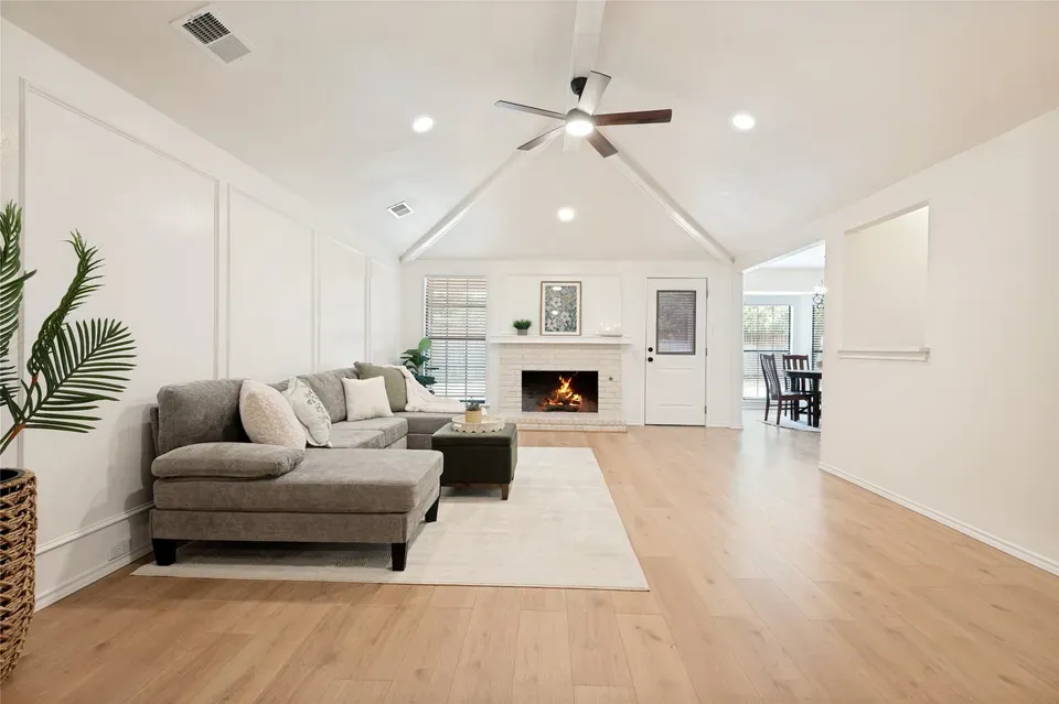 3 Bed 2 Bath Traditional Suburban Family Home in Allen, TX - 3