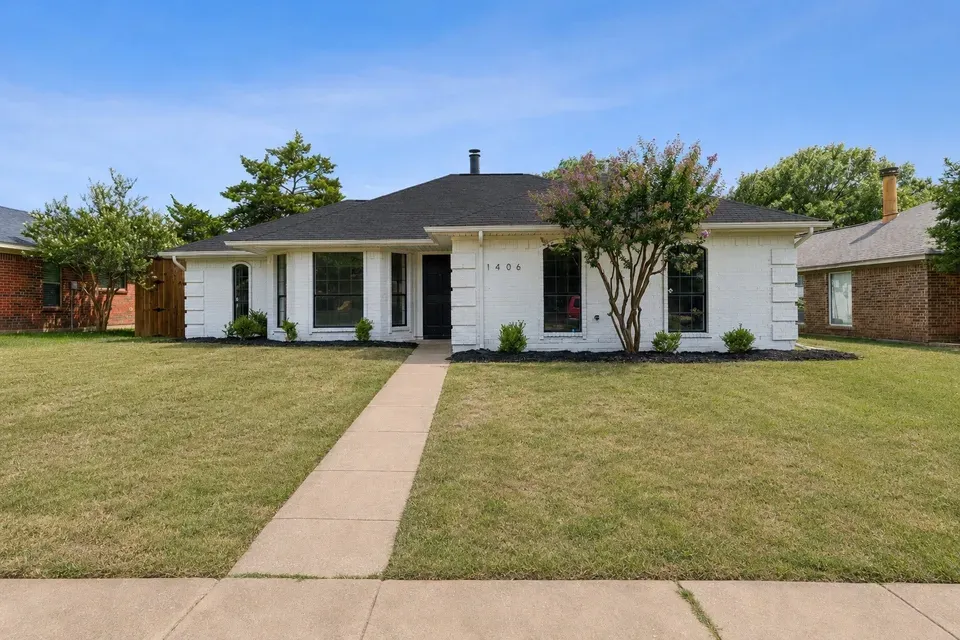 3 Bed 2 Bath Traditional Suburban Family Home in Allen, TX
