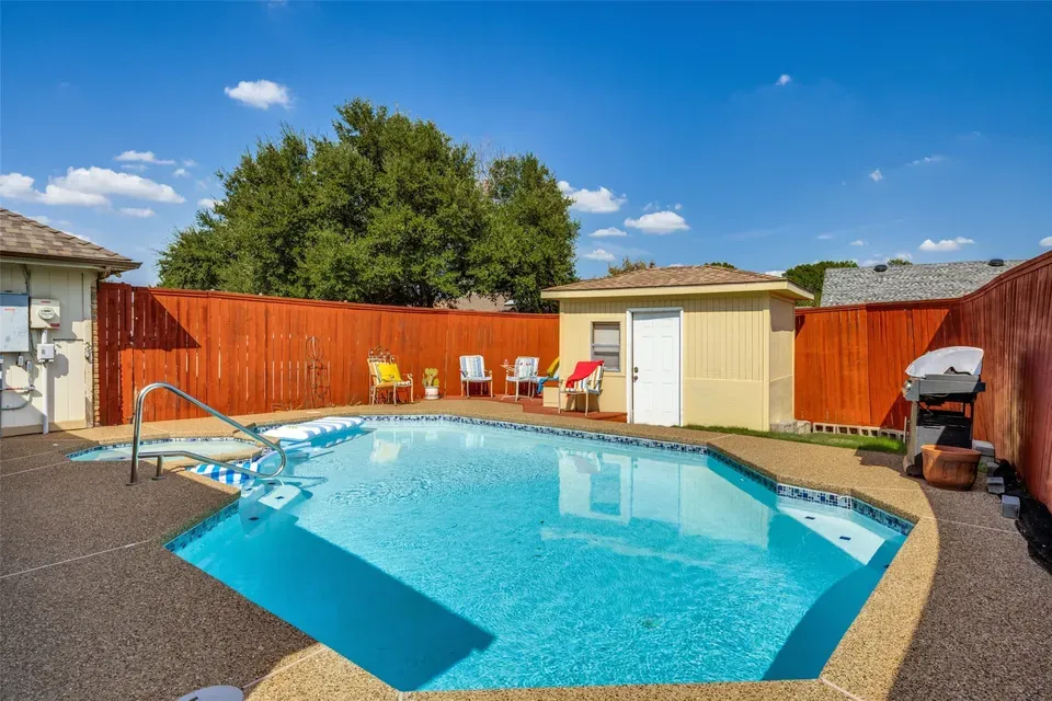 3 Bed 2 Bath Traditional Suburban Family Home in Allen, TX