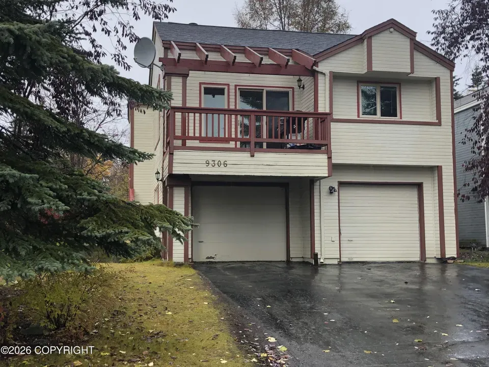 3 Bed 2 Bath Traditional Suburban Family Home in Anchorage, AK - 1