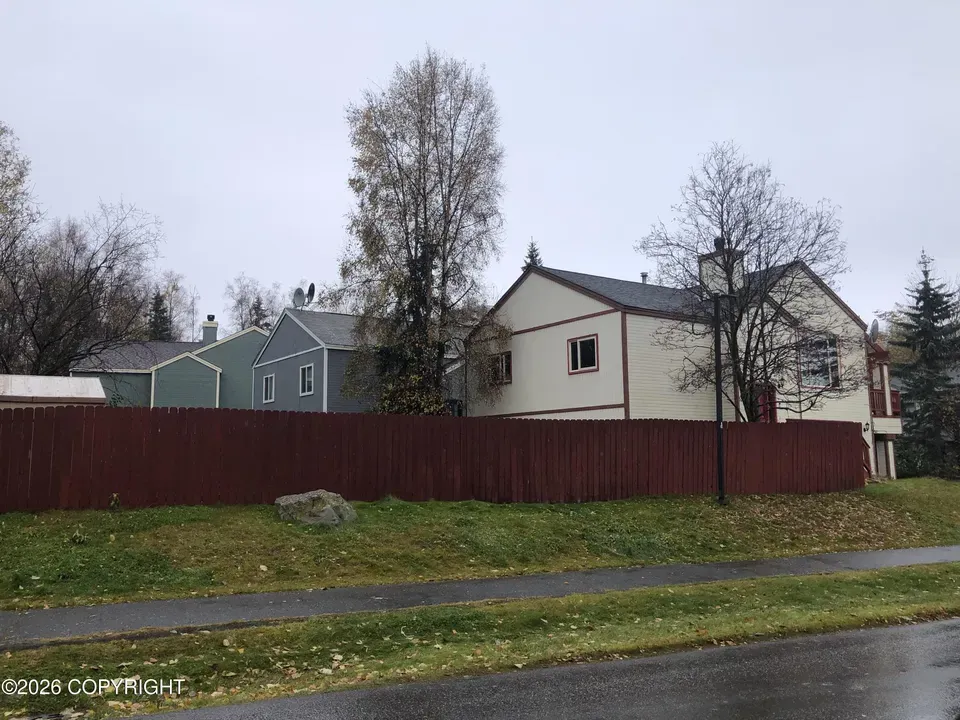 3 Bed 2 Bath Traditional Suburban Family Home in Anchorage, AK - 2