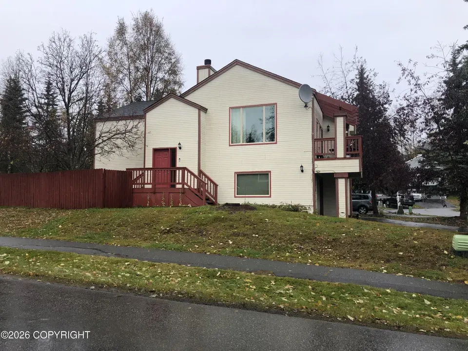 3 Bed 2 Bath Traditional Suburban Family Home in Anchorage, AK - 3