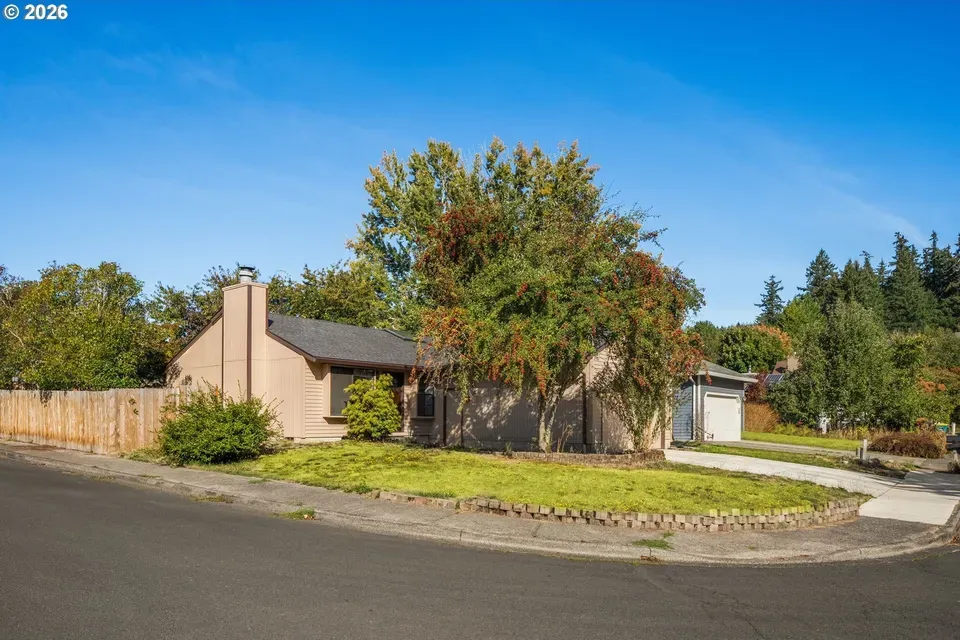 3 Bed 2 Bath Traditional Suburban Family Home in Beaverton, OR - 2