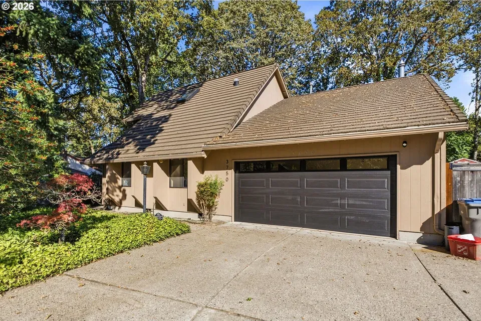 3 Bed 2 Bath Traditional Suburban Family Home in Beaverton, OR