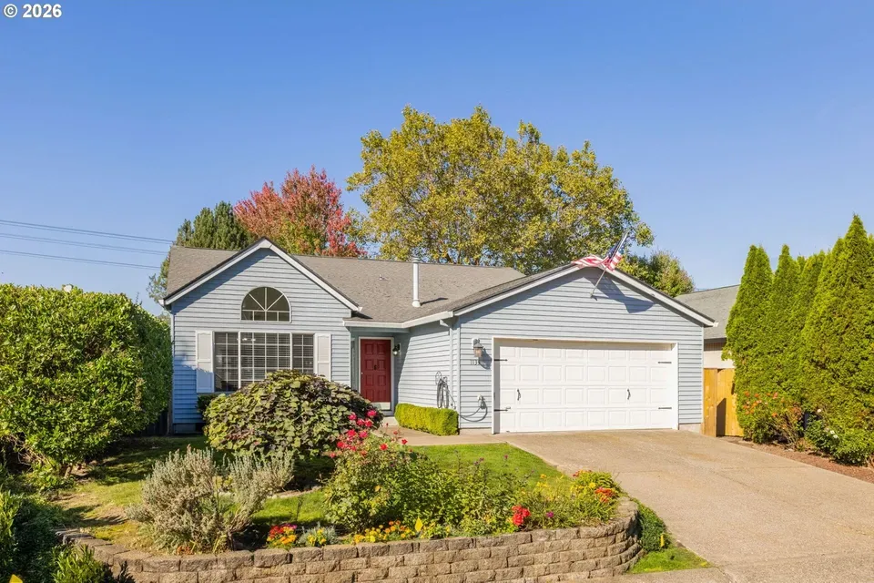 3 Bed 2 Bath Traditional Suburban Family Home in Beaverton, OR - 1