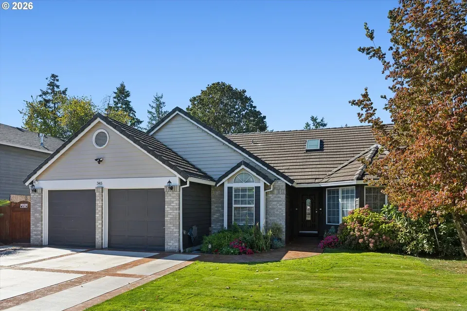 3 Bed 2 Bath Traditional Suburban Family Home in Beaverton, OR - 2