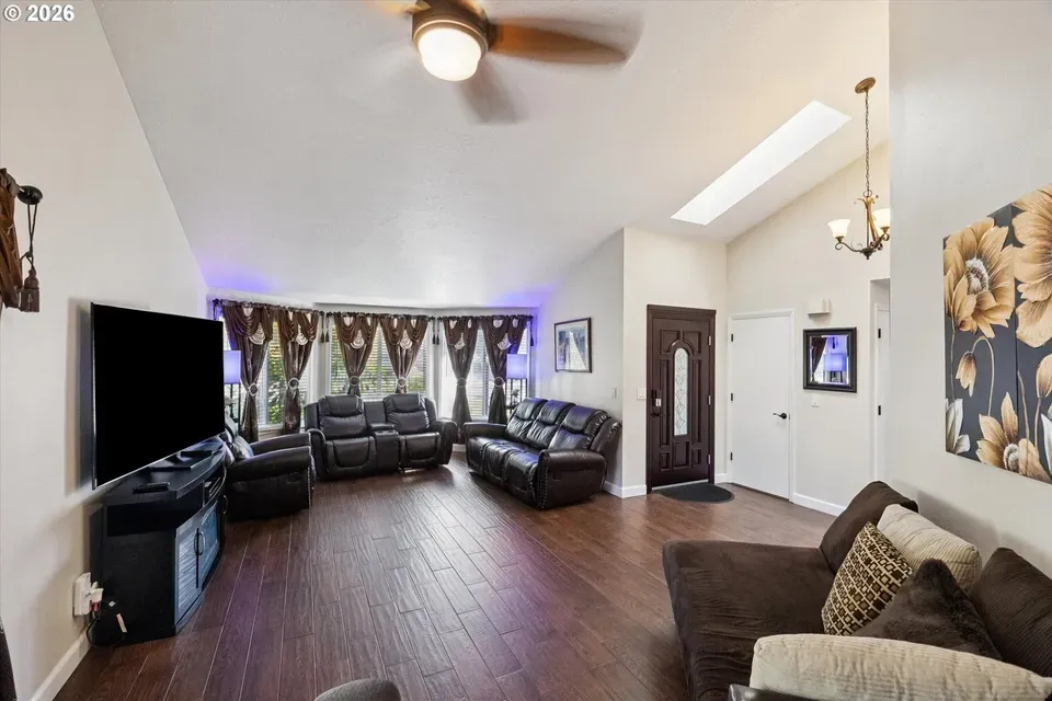3 Bed 2 Bath Traditional Suburban Family Home in Beaverton, OR - 4