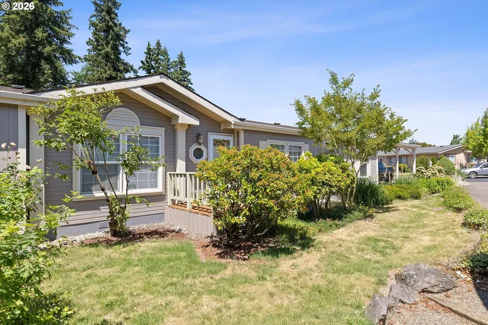 3 Bed 2 Bath Traditional Suburban Family Home in Beaverton, OR - 1