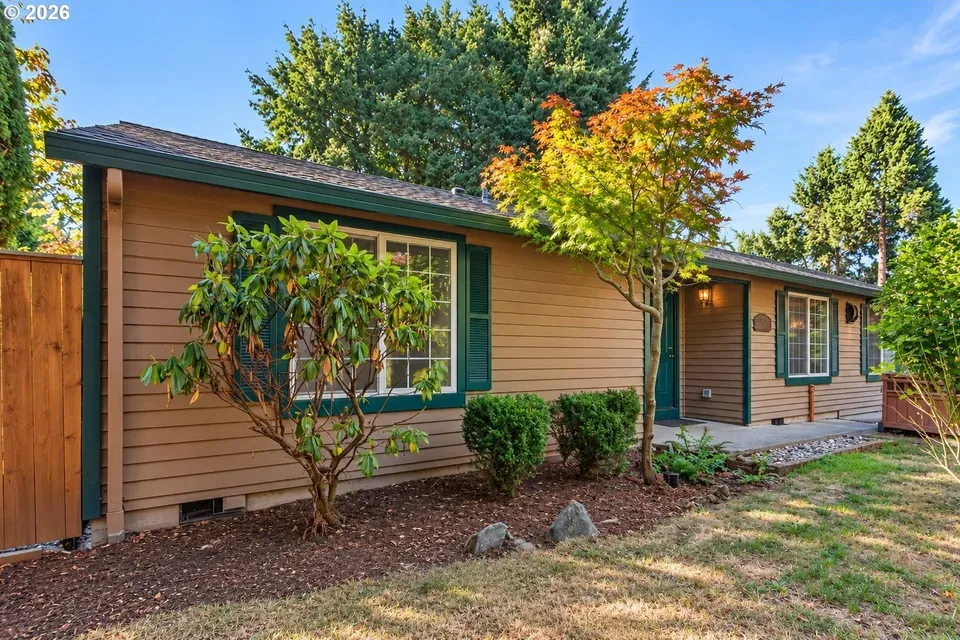 3 Bed 2 Bath Traditional Suburban Family Home in Beaverton, OR