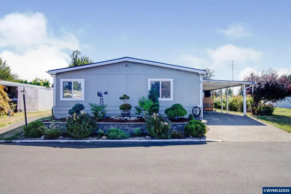 3 Bed 2 Bath Traditional Suburban Family Home in Beaverton, OR