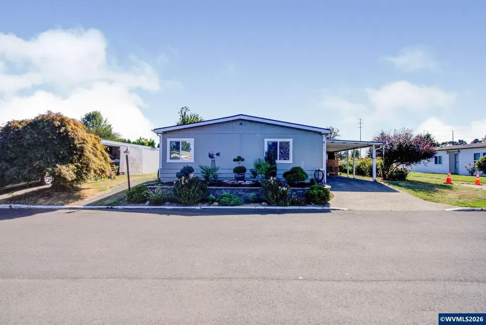 3 Bed 2 Bath Traditional Suburban Family Home in Beaverton, OR - 2
