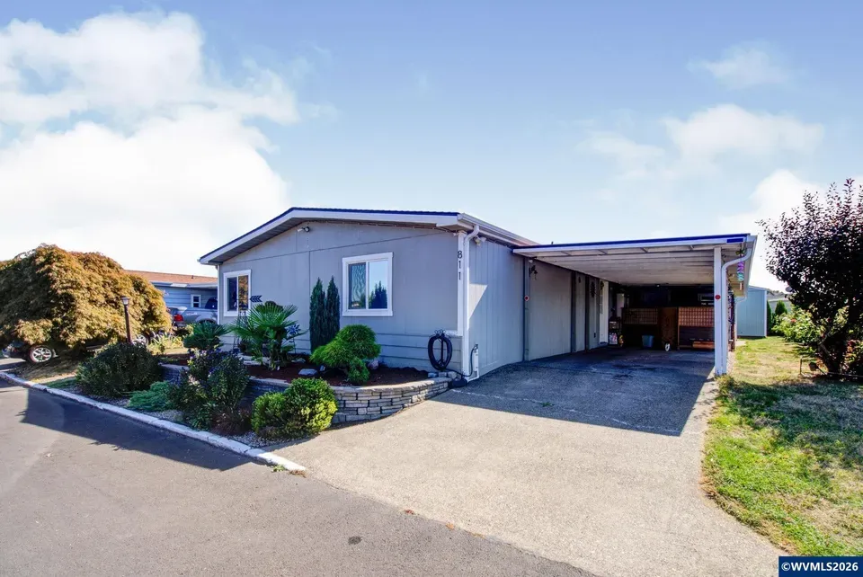3 Bed 2 Bath Traditional Suburban Family Home in Beaverton, OR - 3