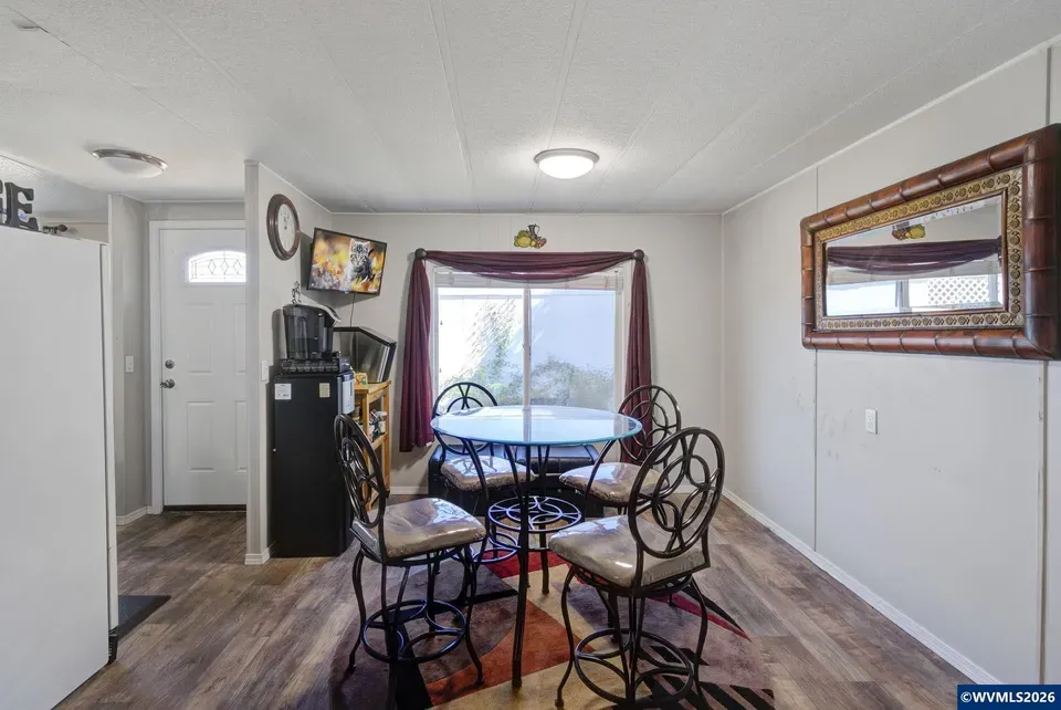 3 Bed 2 Bath Traditional Suburban Family Home in Beaverton, OR - 4