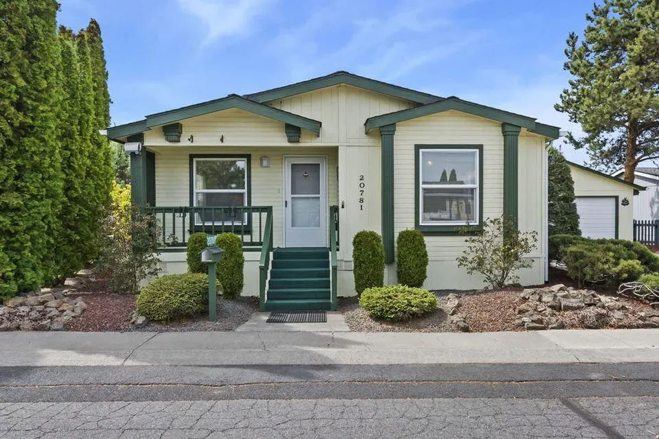 3 Bed 2 Bath Traditional Suburban Family Home in Bend, OR - 1