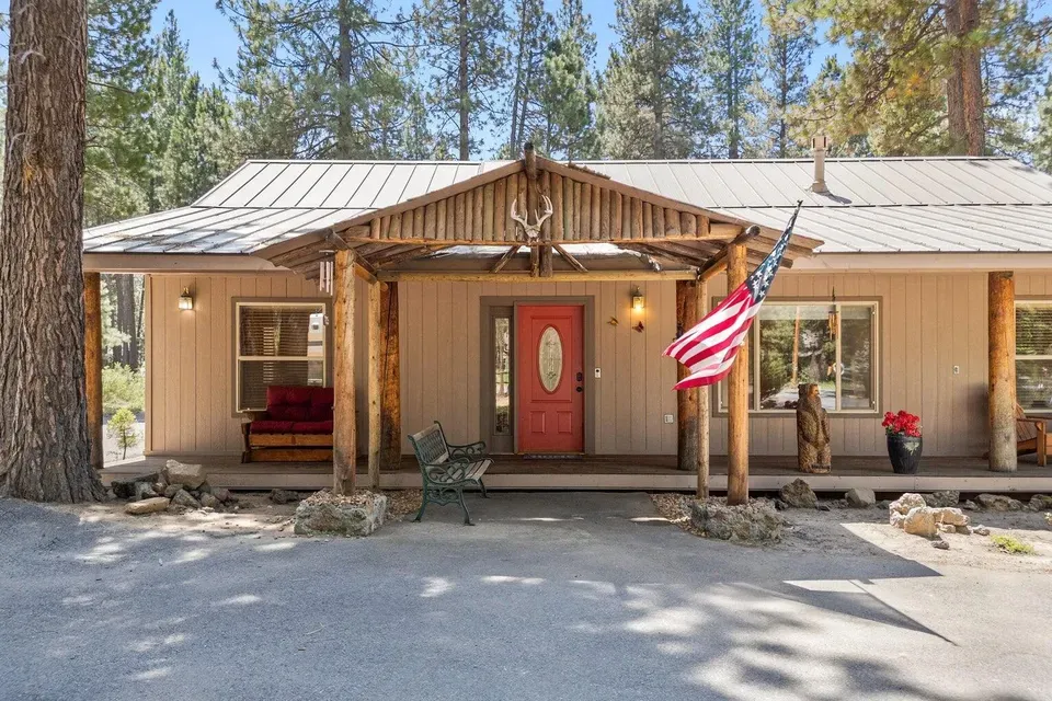 3 Bed 2 Bath Traditional Suburban Family Home in Bend, OR - 2