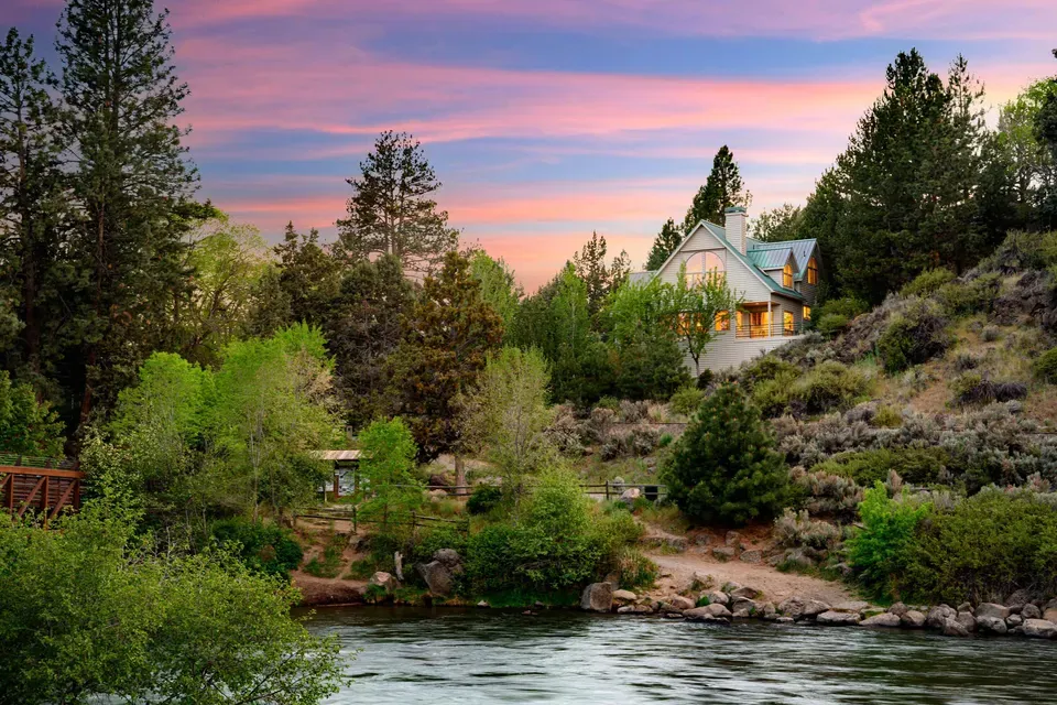 3 Bed 2 Bath Traditional Suburban Family Home in Bend, OR